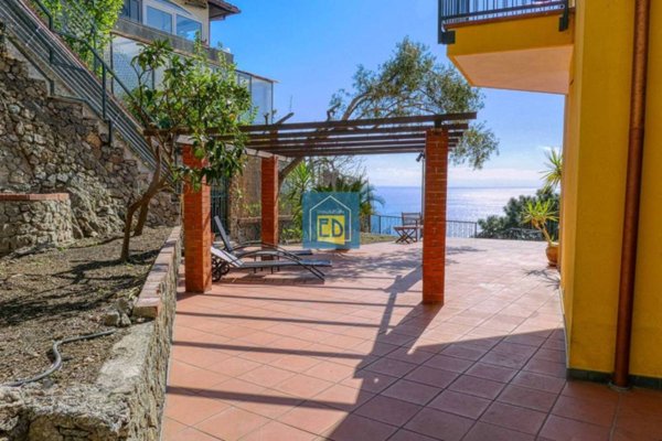 appartamento in vendita ad Albissola Marina