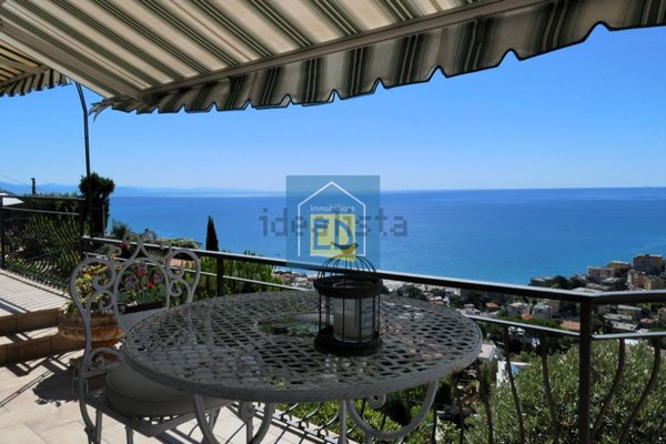 casa indipendente in vendita ad Albissola Marina