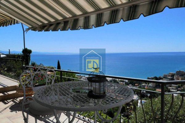 casa indipendente in vendita ad Albissola Marina