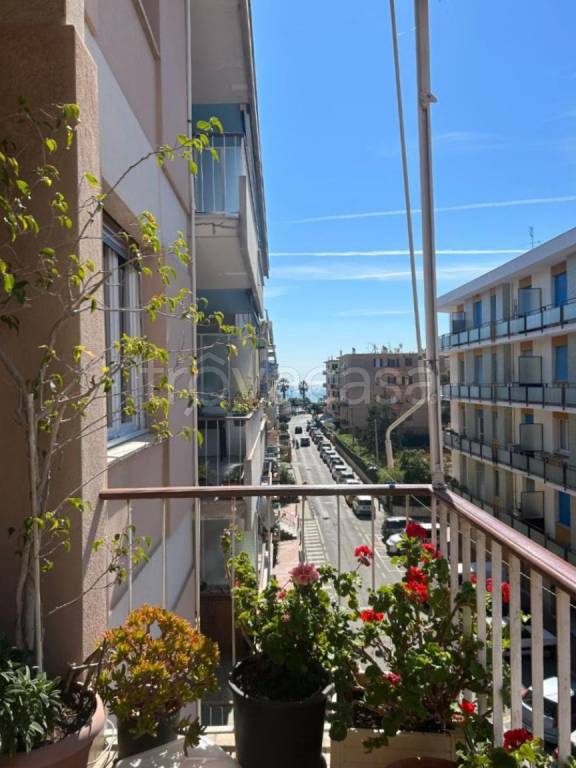 appartamento in vendita ad Albissola Marina