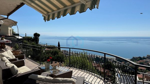 casa indipendente in vendita ad Albissola Marina