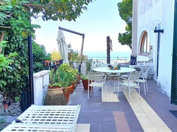 casa indipendente in vendita ad Albissola Marina