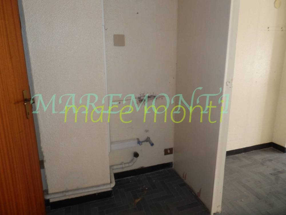 negozio in vendita ad Albissola Marina