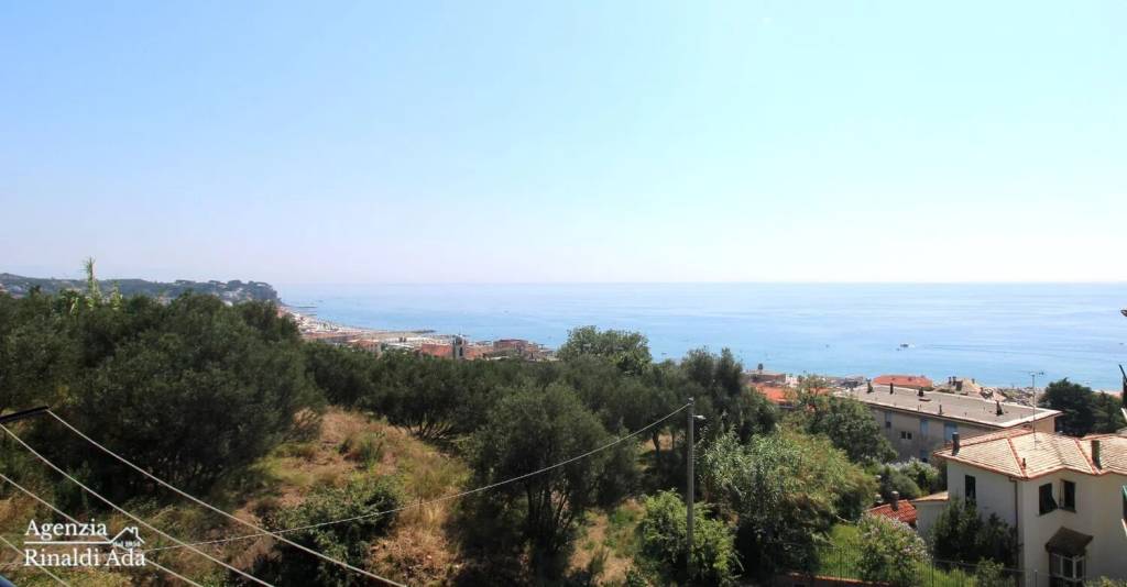 appartamento in vendita ad Albissola Marina