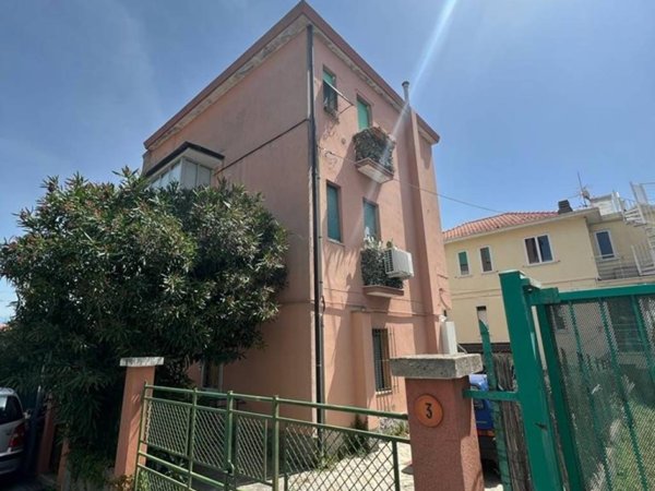 appartamento in vendita ad Albissola Marina