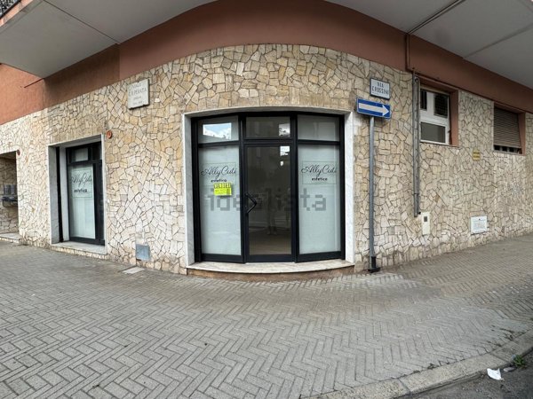 ufficio in vendita ad Albissola Marina