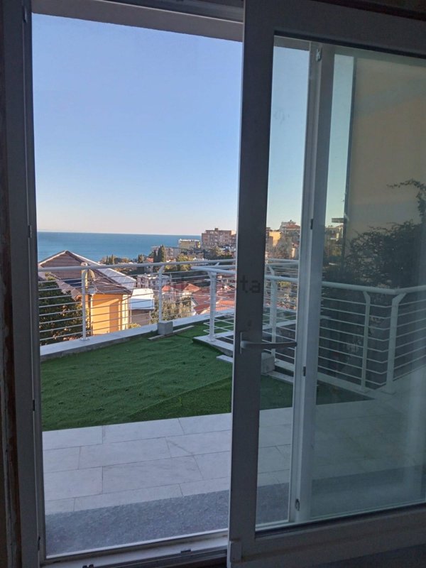 appartamento in vendita ad Albissola Marina