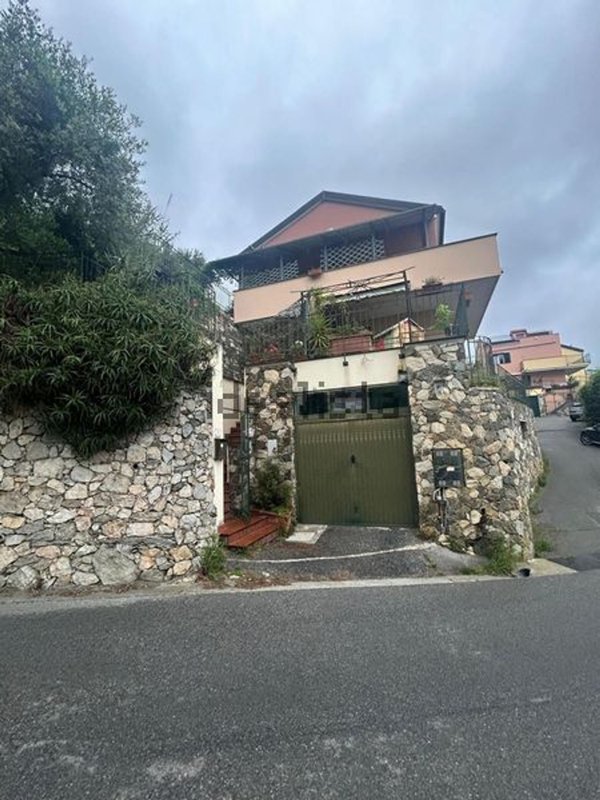 casa indipendente in vendita ad Albissola Marina