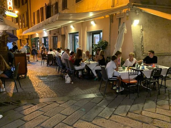 negozio in vendita ad Albissola Marina