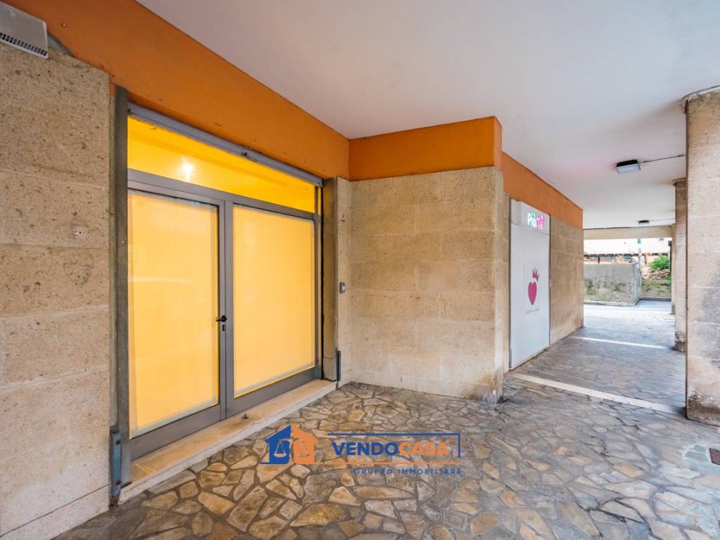 negozio in vendita ad Albissola Marina