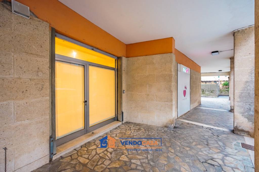 negozio in vendita ad Albissola Marina