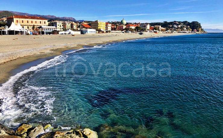 appartamento in vendita ad Albissola Marina