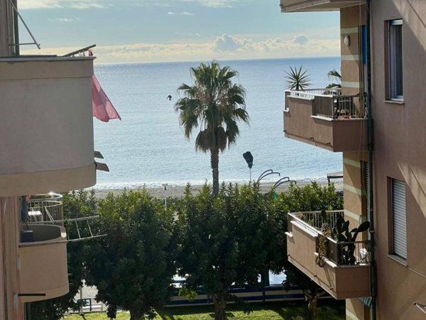 appartamento in vendita ad Albissola Marina