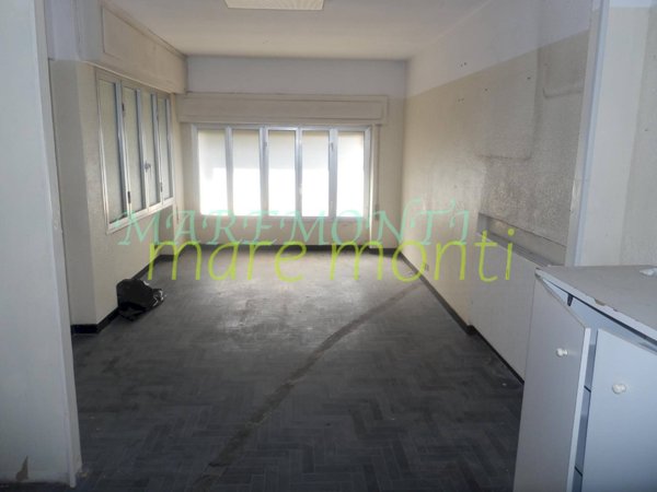 negozio in vendita ad Albissola Marina