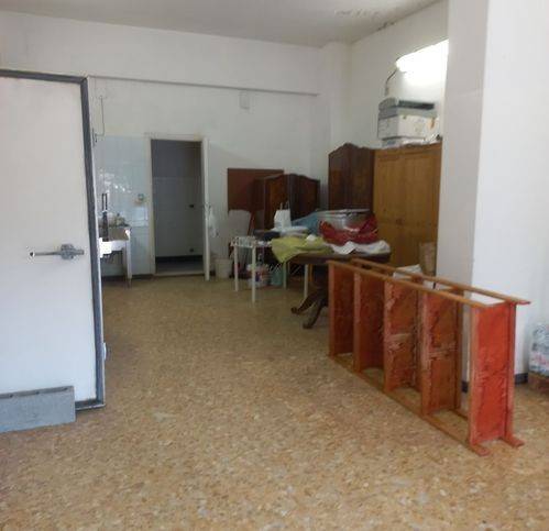 negozio in vendita ad Albissola Marina