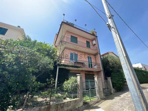 appartamento in vendita ad Albissola Marina