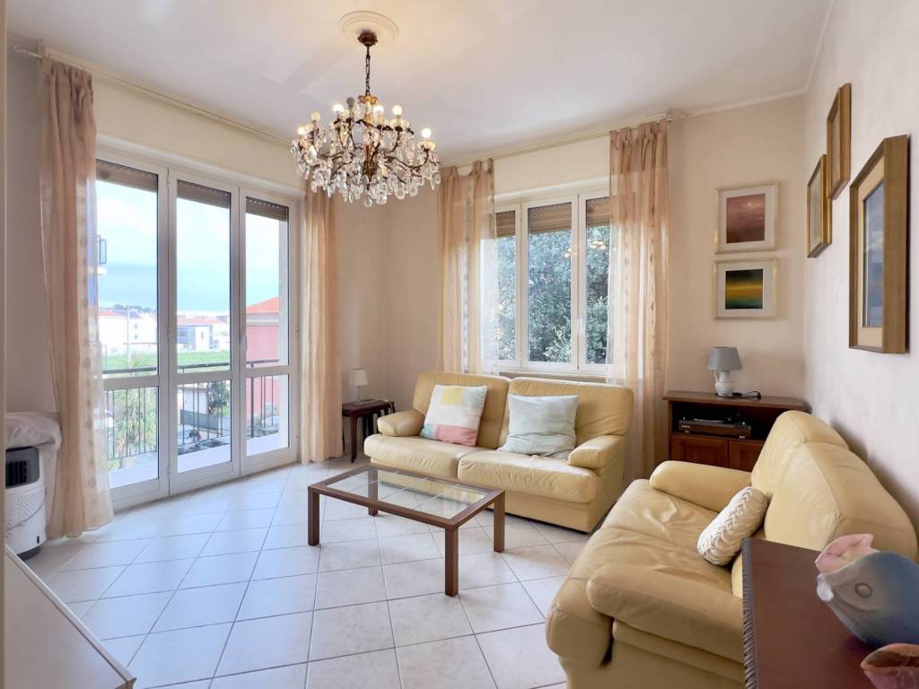 appartamento in vendita ad Albissola Marina