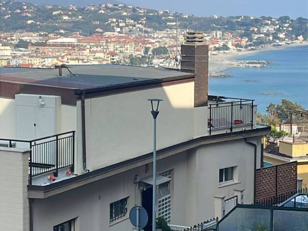 appartamento in vendita ad Albissola Marina