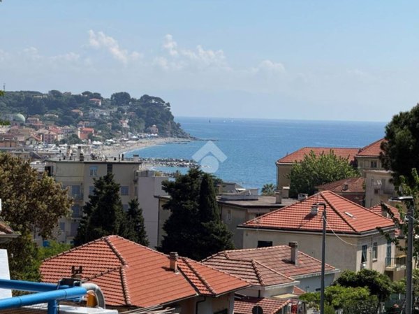 appartamento in vendita ad Albissola Marina