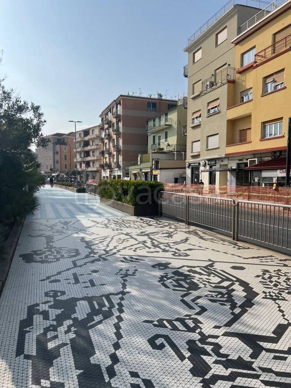 negozio in vendita ad Albissola Marina