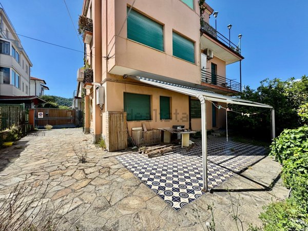 appartamento in vendita ad Albissola Marina