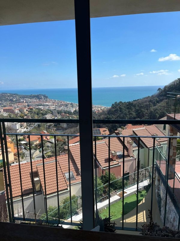 appartamento in vendita ad Albissola Marina