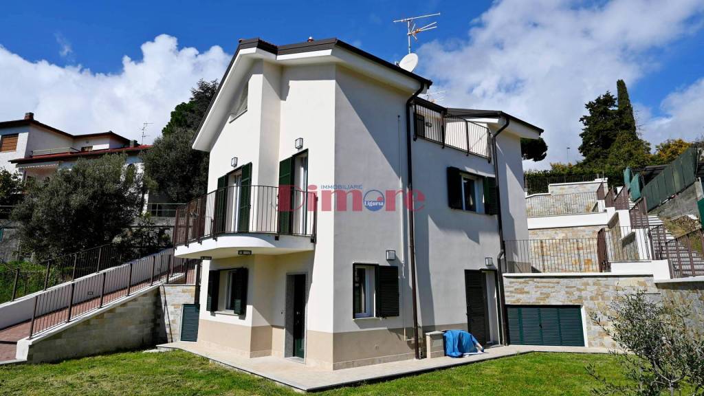 casa indipendente in vendita ad Albissola Marina