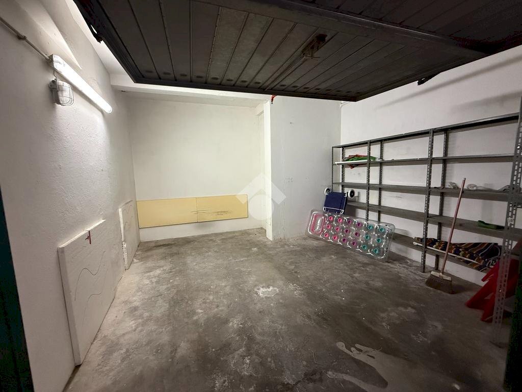 box auto in vendita ad Albissola Marina