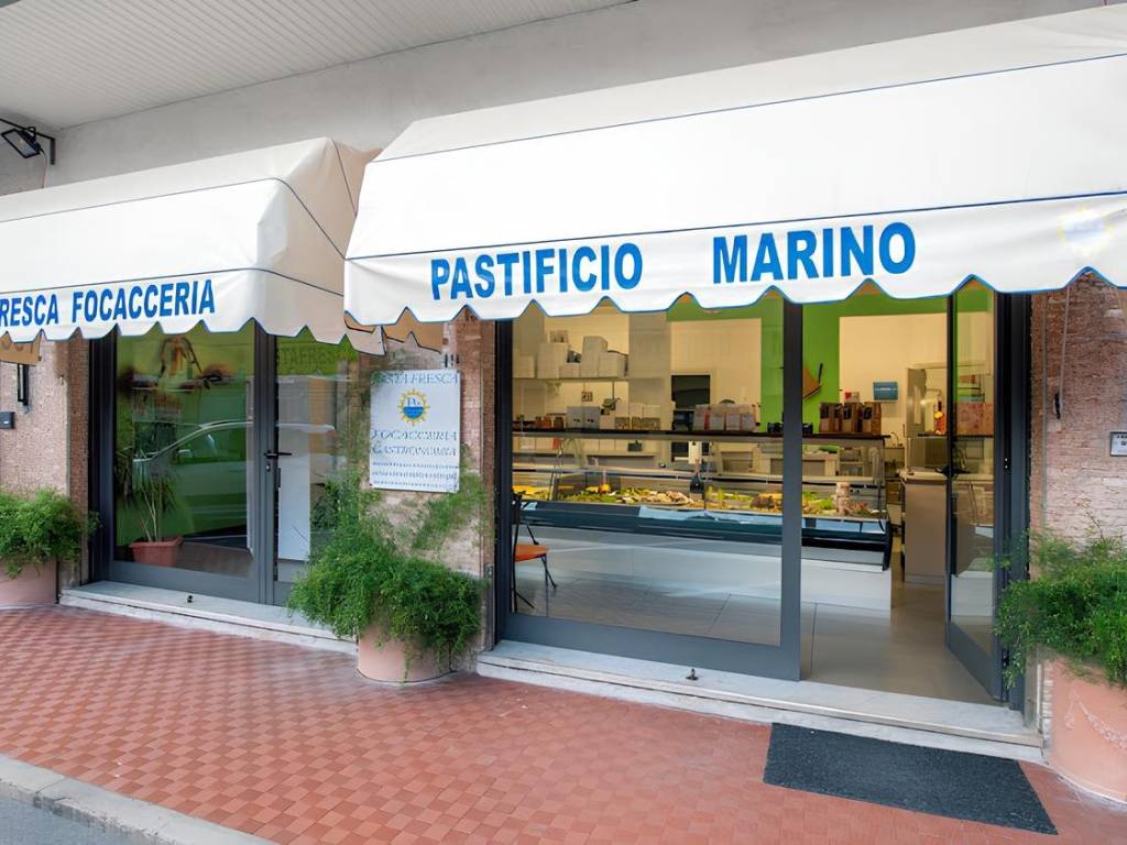 negozio in vendita ad Albisola Superiore