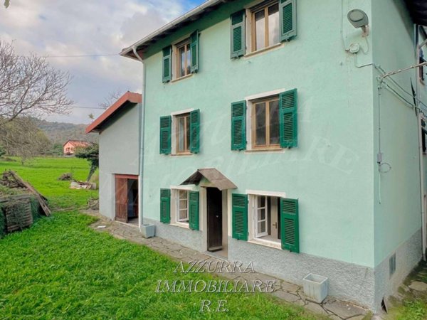 casa indipendente in vendita ad Albisola Superiore