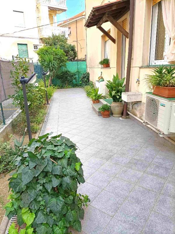appartamento in vendita ad Albisola Superiore
