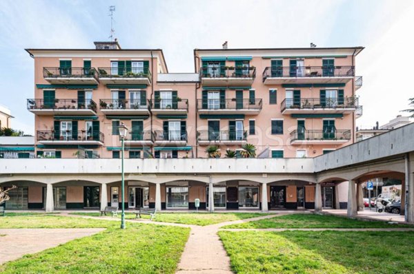 negozio in vendita ad Albisola Superiore