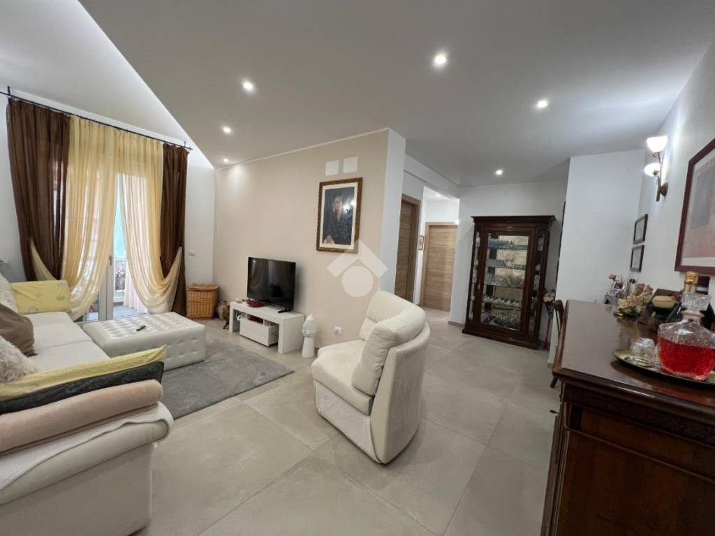 appartamento in vendita ad Albisola Superiore