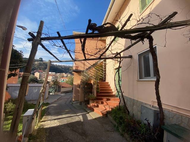 appartamento in vendita ad Albisola Superiore