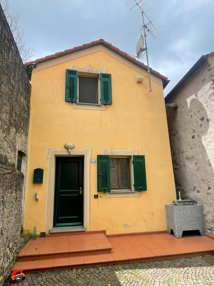 casa semindipendente in vendita ad Albisola Superiore