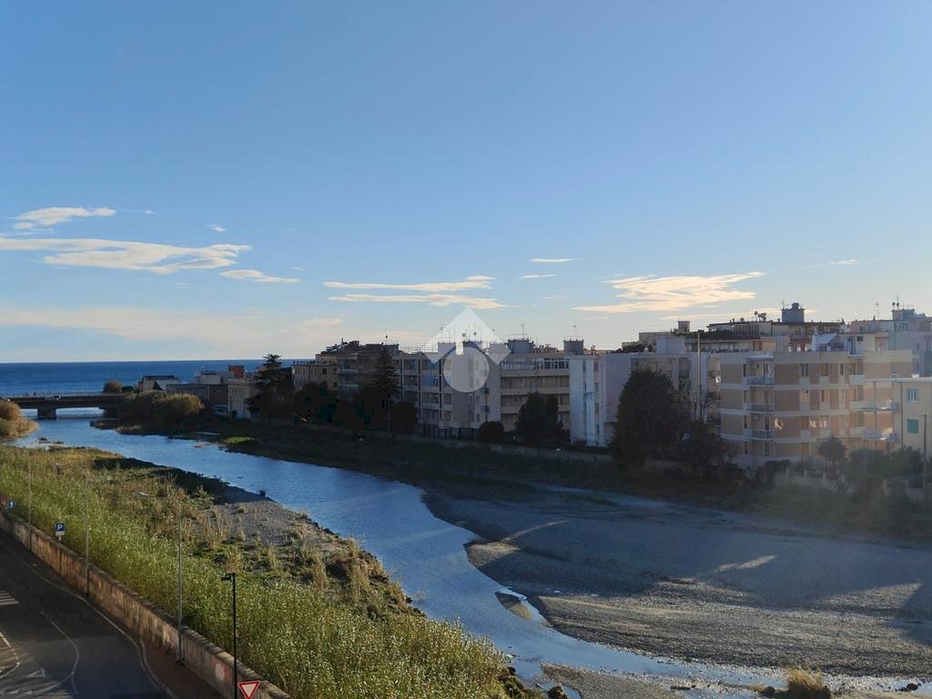 appartamento in vendita ad Albisola Superiore