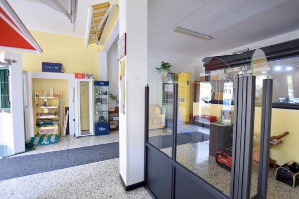 locale commerciale in vendita ad Albisola Superiore
