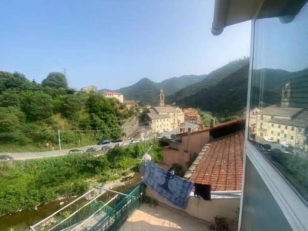 appartamento in vendita ad Albisola Superiore in zona Ellera