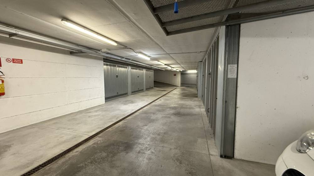 locale di sgombero in vendita ad Albisola Superiore