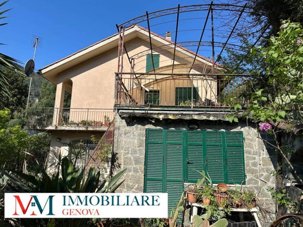 casa indipendente in vendita ad Albisola Superiore