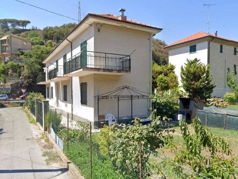 casa indipendente in vendita ad Albisola Superiore
