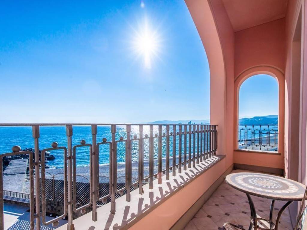 casa indipendente in vendita ad Albisola Superiore