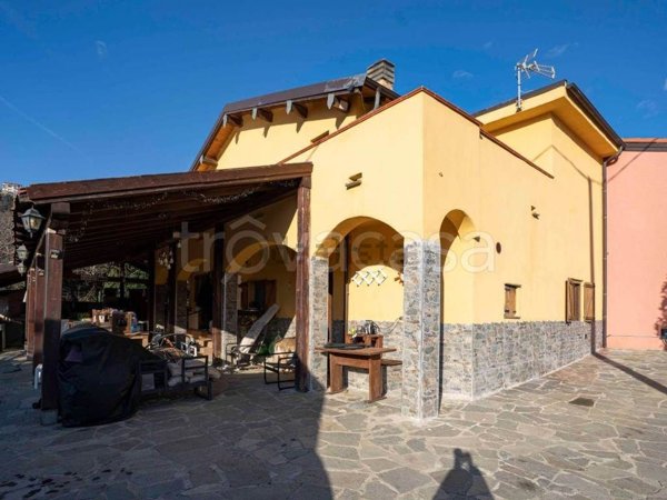 casa semindipendente in vendita ad Albisola Superiore