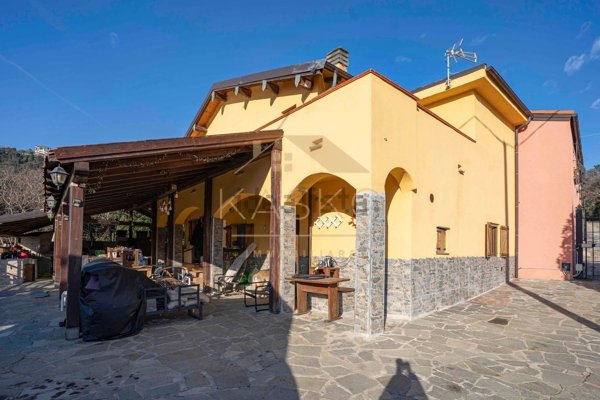 casa semindipendente in vendita ad Albisola Superiore