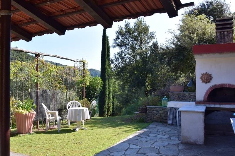 casa indipendente in vendita ad Albisola Superiore