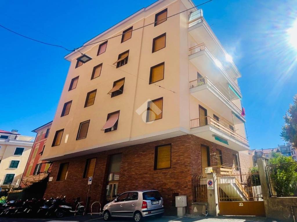 appartamento in vendita ad Albisola Superiore