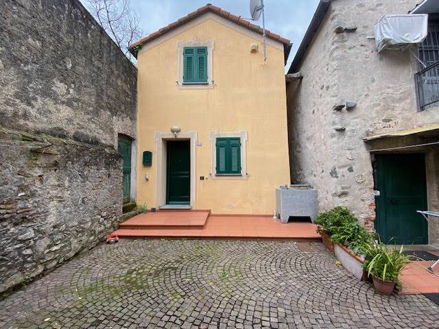 casa semindipendente in vendita ad Albisola Superiore