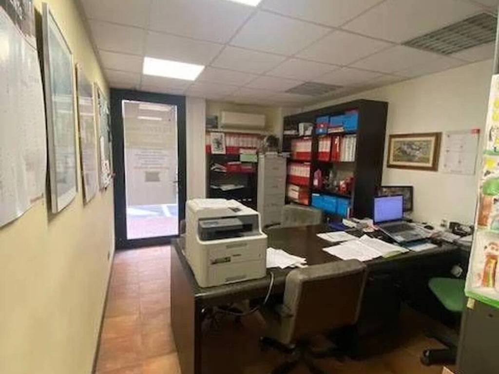 negozio in vendita ad Albisola Superiore