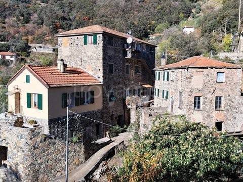 casa indipendente in vendita ad Albisola Superiore