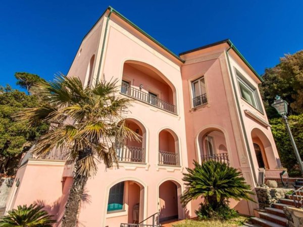 casa indipendente in vendita ad Albisola Superiore